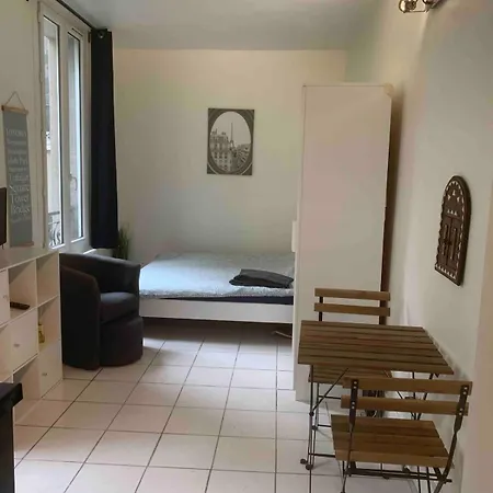 Entire - Arena La Chapelle Apartment